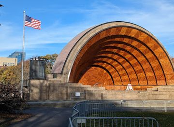 massachusetts/boston/landmark/hatch-memorial-shell