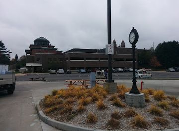 michigan/marquette/landmark/marquette-commons