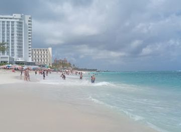 the-bahamas/new-providence/landmark/cabbage-beach