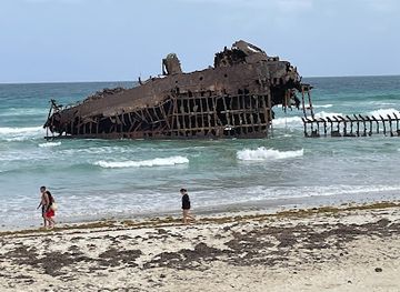 cabo-verde/praia-de-carlota/landmark/giggling-gecko-adventures