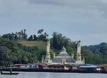 brunei/bandar-seri-begawan/landmark/water-village-settlement-kampong-ayer