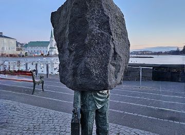 iceland/keflavik/landmark/the-unknown-bureaucrat