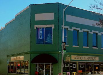 north-carolina/greenville/landmark/dickinson-avenue-antique-market