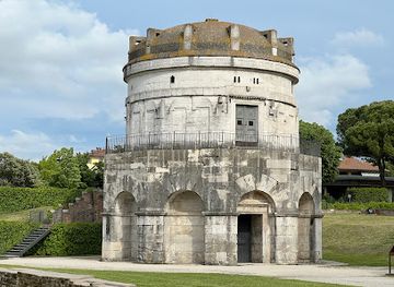 italy/ravenna/landmark/mausoleum-of-theodoric