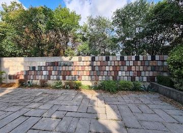 italy/verona/landmark/monument-to-red-cross