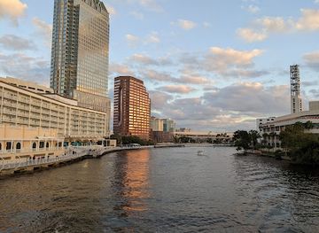 florida/tampa/channelside/landmark/tampa-riverwalk