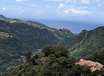 dominica/roseau/landmark/titou-gorge