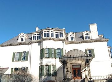 canada/toronto/landmark/the-gardener-s-cottage-as-an-oldest-structure-of-spadina-museum