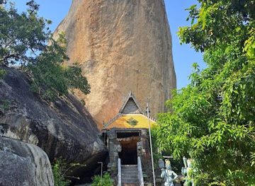 cambodia/kampong-chhnang/landmark/wat-phnom-preah-theat-temple