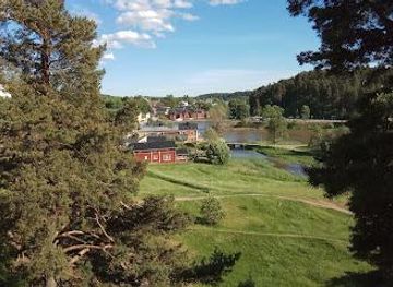finland/porvoo/landmark/iso-linnamaki-castle-hill