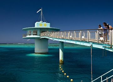 guam/tumon-bay/landmark/fish-eye-underwater-observatory