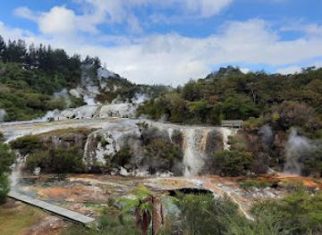 new-zealand/taupo/landmark/orakei-korako-geothermal-park-cave