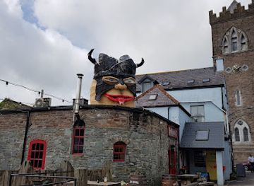ireland/dingle/landmark/dick-mack-s-pub