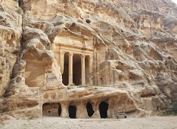 jordan/badia/landmark/triclinium