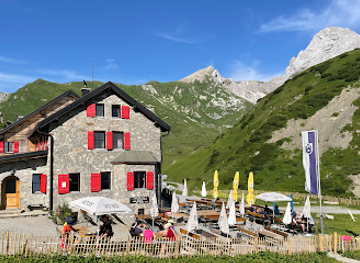 austria/arlberg/landmark/ravensburger-hutte