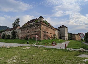 romania/brasov/landmark/the-fortress-on-straja