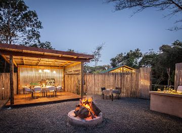 south-africa/elephant-coast/landmark/makakatana-bay-lodge