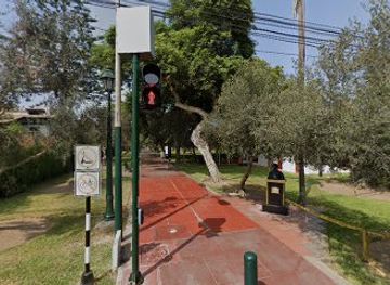 peru/lima/san-isidro/landmark/monumento-a-parroco-constancio-bollar