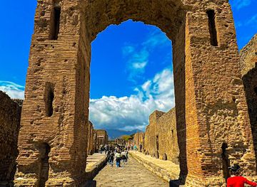 italy/pompeii/landmark/house-of-the-cryptoporticus