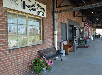 tennessee/clarksville/landmark/warehouse-41-vintage-market