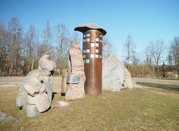 latvia/zemgale/landmark/akmensdarzs