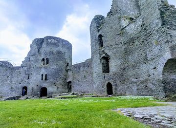 united-kingdom/caernarfonshire/attraction/national-trust-cilgerran-castle-2