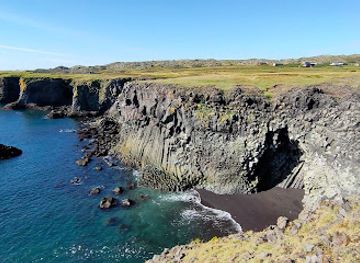 iceland/snæfellsnes-peninsula/landmark/jules-verne-monument