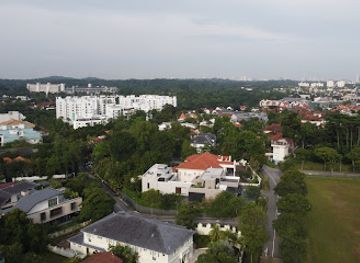 singapore/holland-village/landmark/old-holland-road-big-field