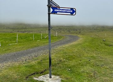 faroe-islands/suouroy-island/landmark/asmundarstakkur-trailhead