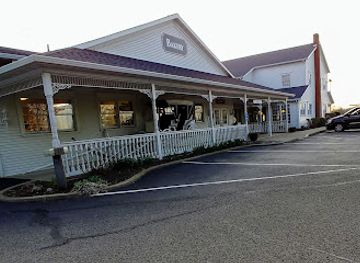ohio/amish-country/landmark/amish-door-restaurant