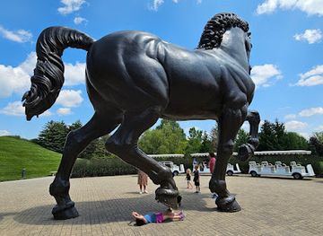 michigan/grand-rapids/landmark/the-american-horse-1999-by-nina-akamu