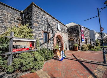 new-zealand/timaru/landmark/te-ana-maori-rock-art-centre