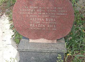 serbia/jablanica/landmark/spomenik-crvena-jabuka