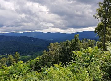 south-carolina/blue-ridge-mountains/landmark/tanbark-ridge-overlook
