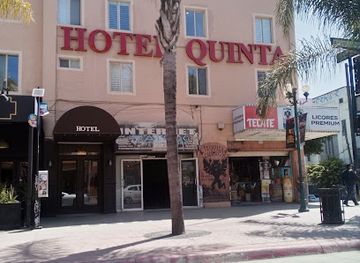 mexico/tijuana/landmark/letrero-aqui-inicia-la-ruta-mexico-1