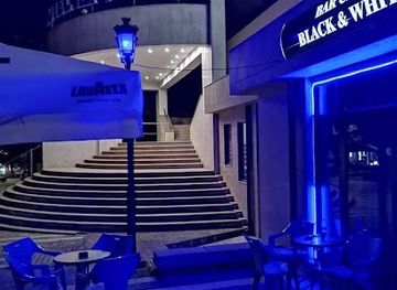 bulgaria/stara-zagora/landmark/piano-karaoke-bar-black-white