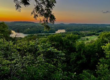 illinois/galena-territory/landmark/stony-point-lookout-members-only