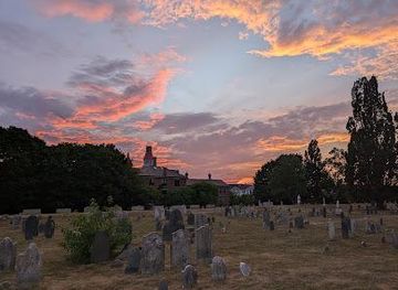 massachusetts/north-shore/landmark/howard-street-cemetery