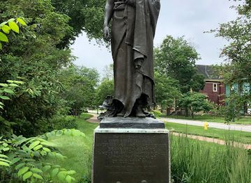 ohio/lake-erie-islands/landmark/indian-maiden-statue