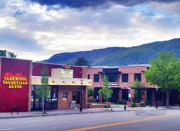 colorado/glenwood-springs/landmark/glenwood-vaudeville-revue