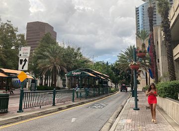 florida/orlando/landmark/heritage-square-park