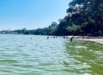 uganda/entebbe/landmark/botanical-garden-beach