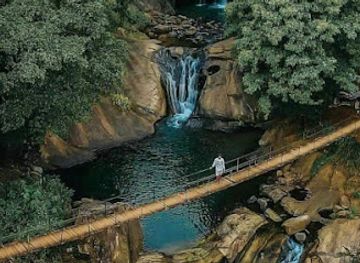 sri-lanka/central-province/landmark/bambarakiri-ella