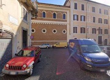 italy/rome/landmark/piazza-di-santa-caterina-della-rota-9