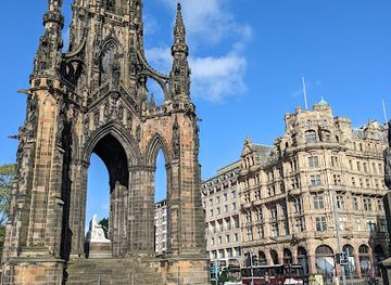 united-kingdom/edinburgh/landmark/scott-monument