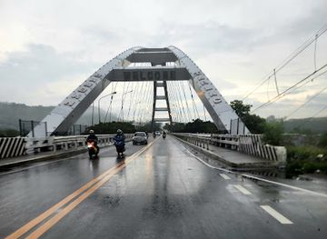 philippines/central-luzon/landmark/bamban-bridge