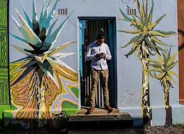 botswana/molepolole/landmark/molepolole-silos