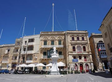 malta/birgu/landmark/statue-of-st-lawrence