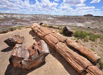 arizona/petrified-forest-national-park/landmark/painted-desert-visitor-center