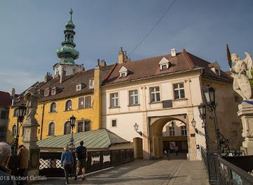 slovakia/bratislava/landmark/coronation-photo-video-point